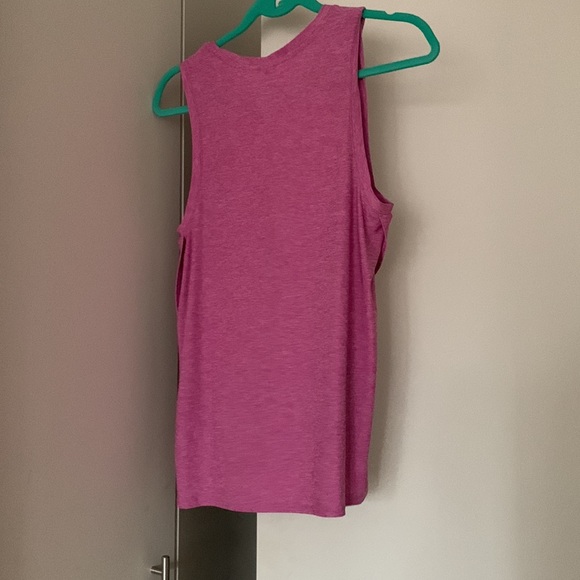 🚨BUNDLE OF 3 REEBOK TOPS - Picture 7 of 8